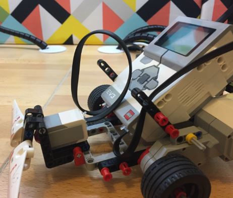 EV3-Explor3r-with-touch-sensor