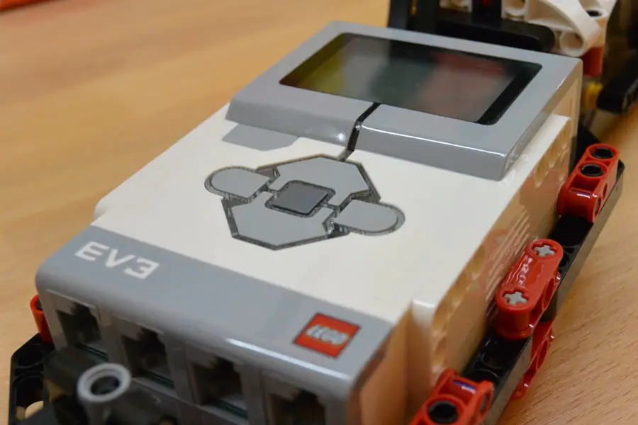 Lego Mindstorms EV3 Brick - Close